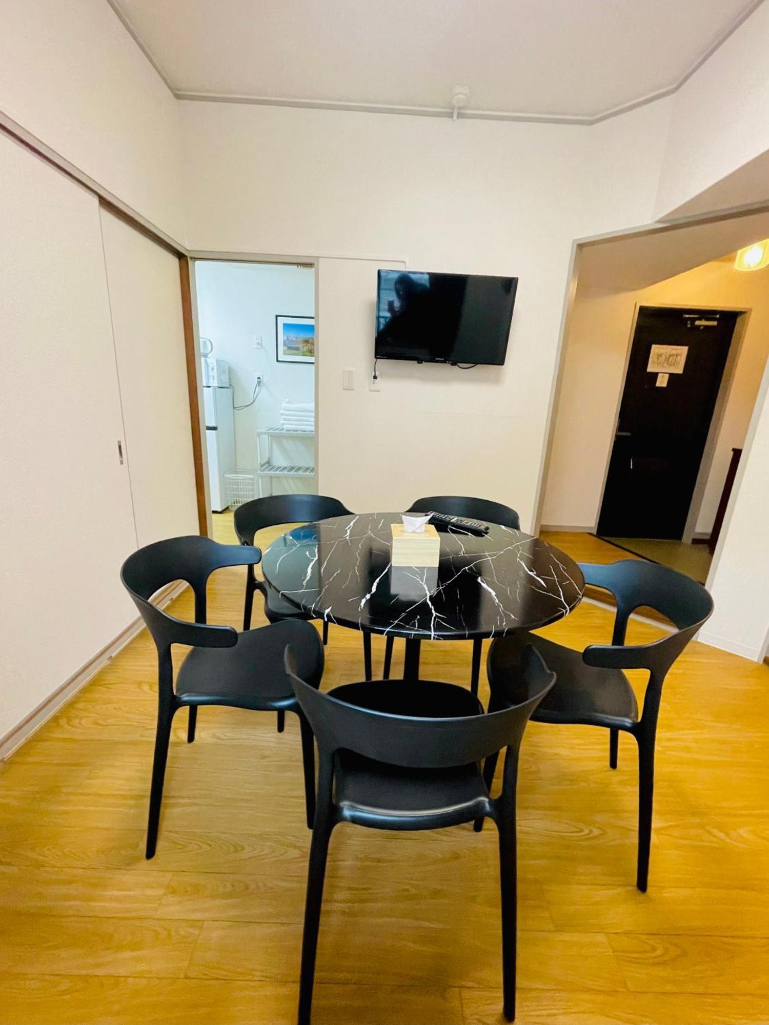 嵐 難波西 民宿 Bed And Breakfast Osaka Ruang foto